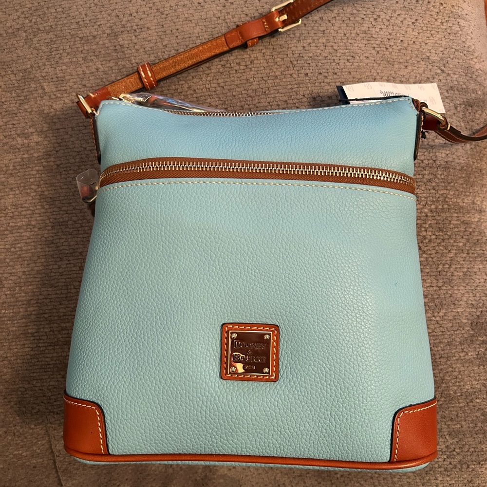 Dooney & Bourke crossbody purse
